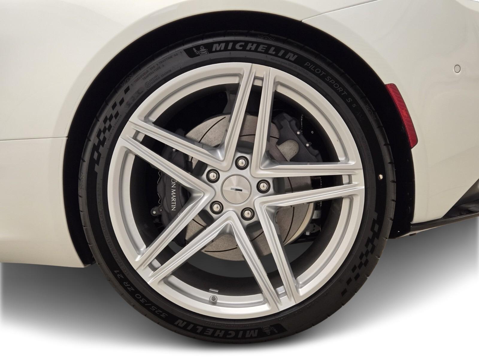 2026 Aston Martin DB12 Base - Photo 16