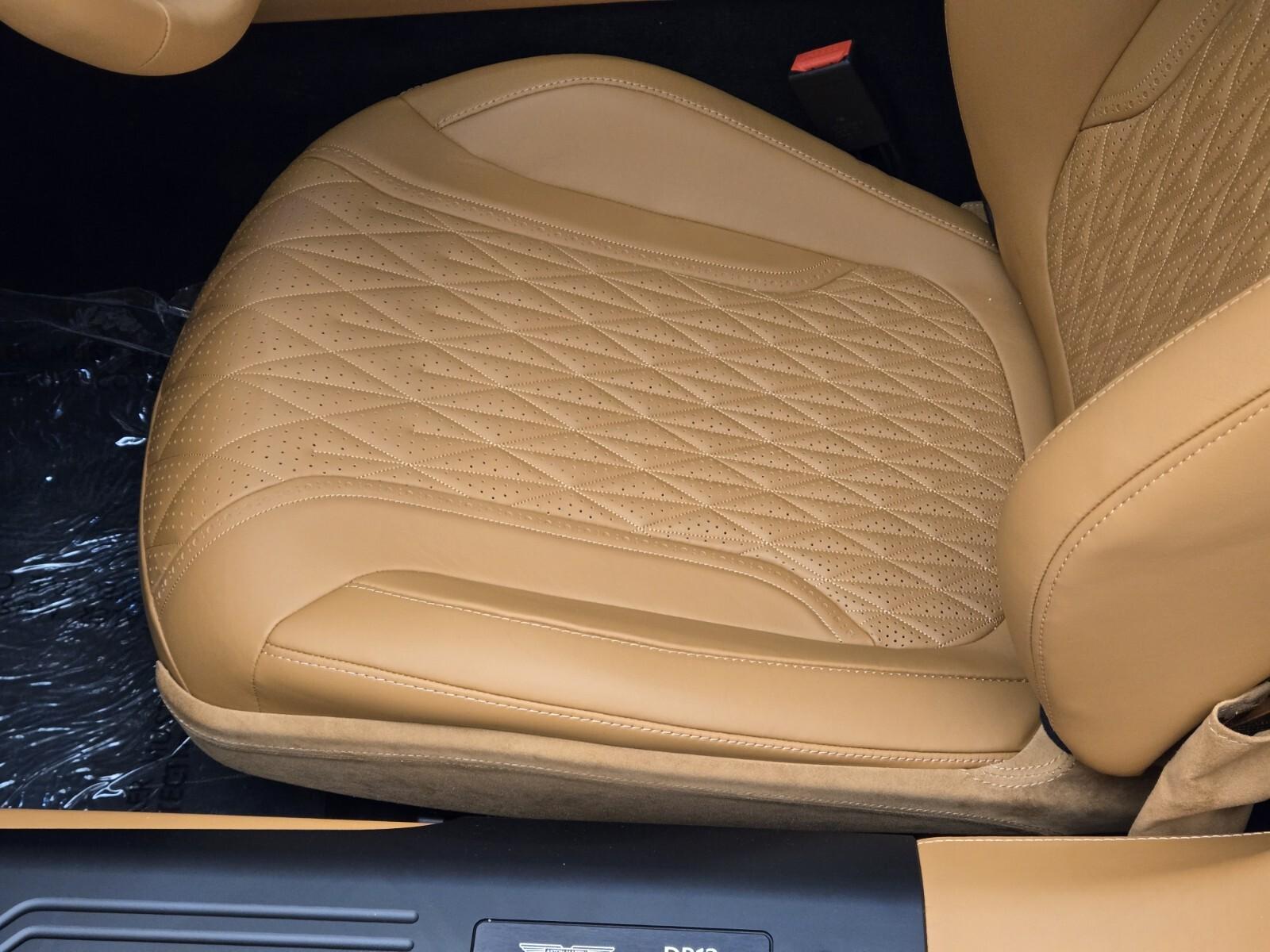2026 Aston Martin DB12 Base - Photo 29