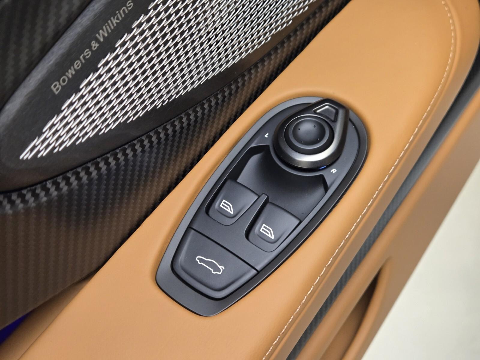 2026 Aston Martin DB12 Base - Photo 39
