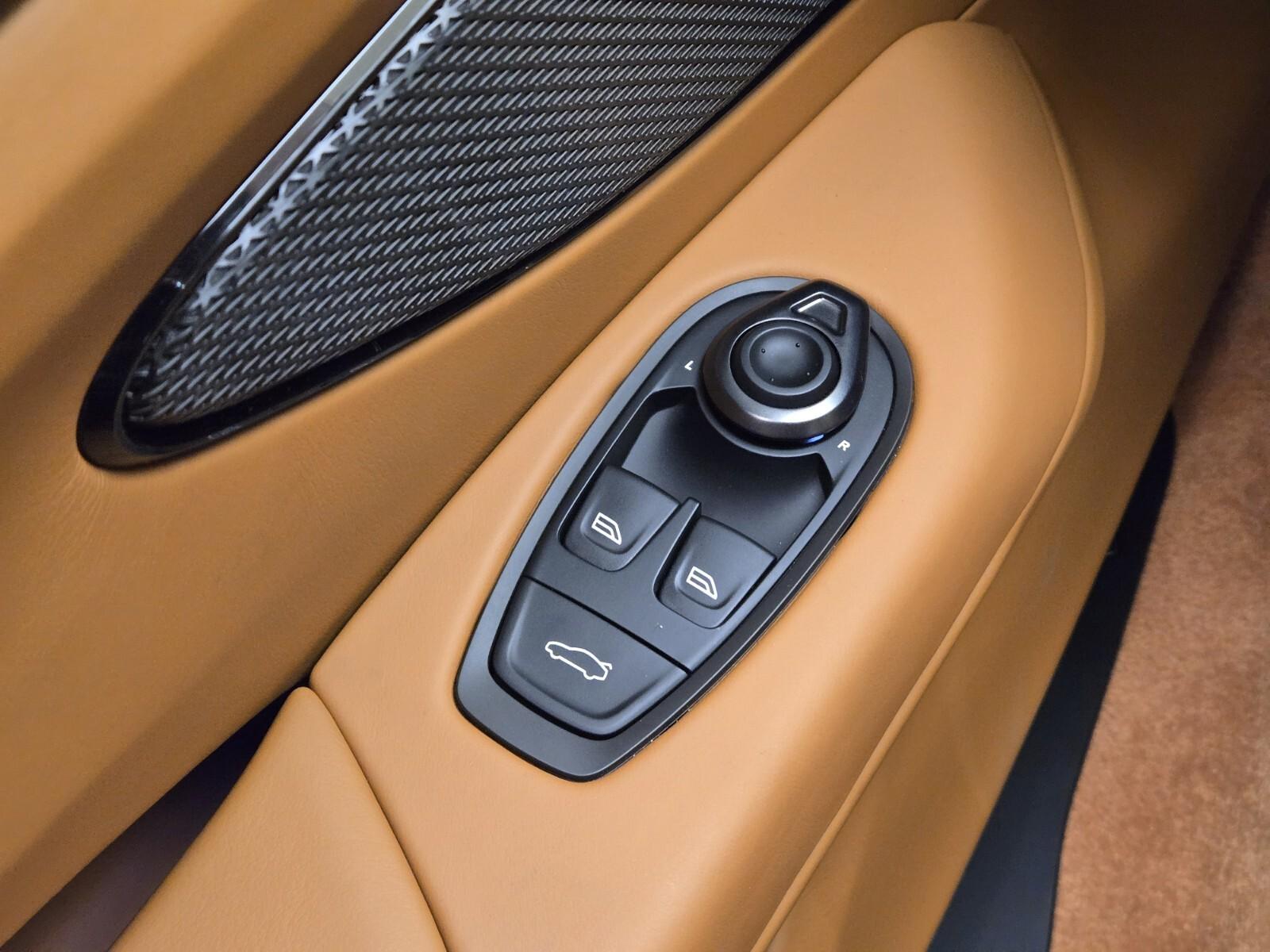 2026 Aston Martin Vantage Base - Photo 35