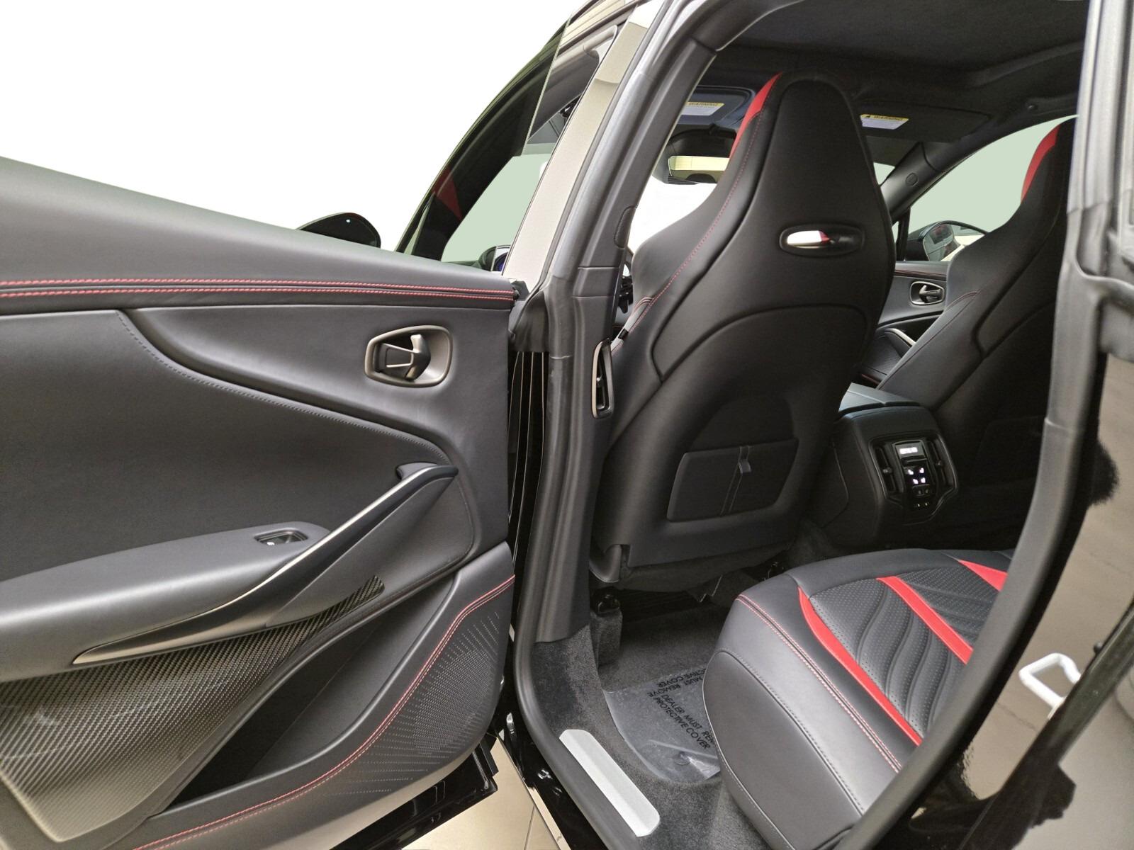 2023 Aston Martin DBX 707 - Photo 19