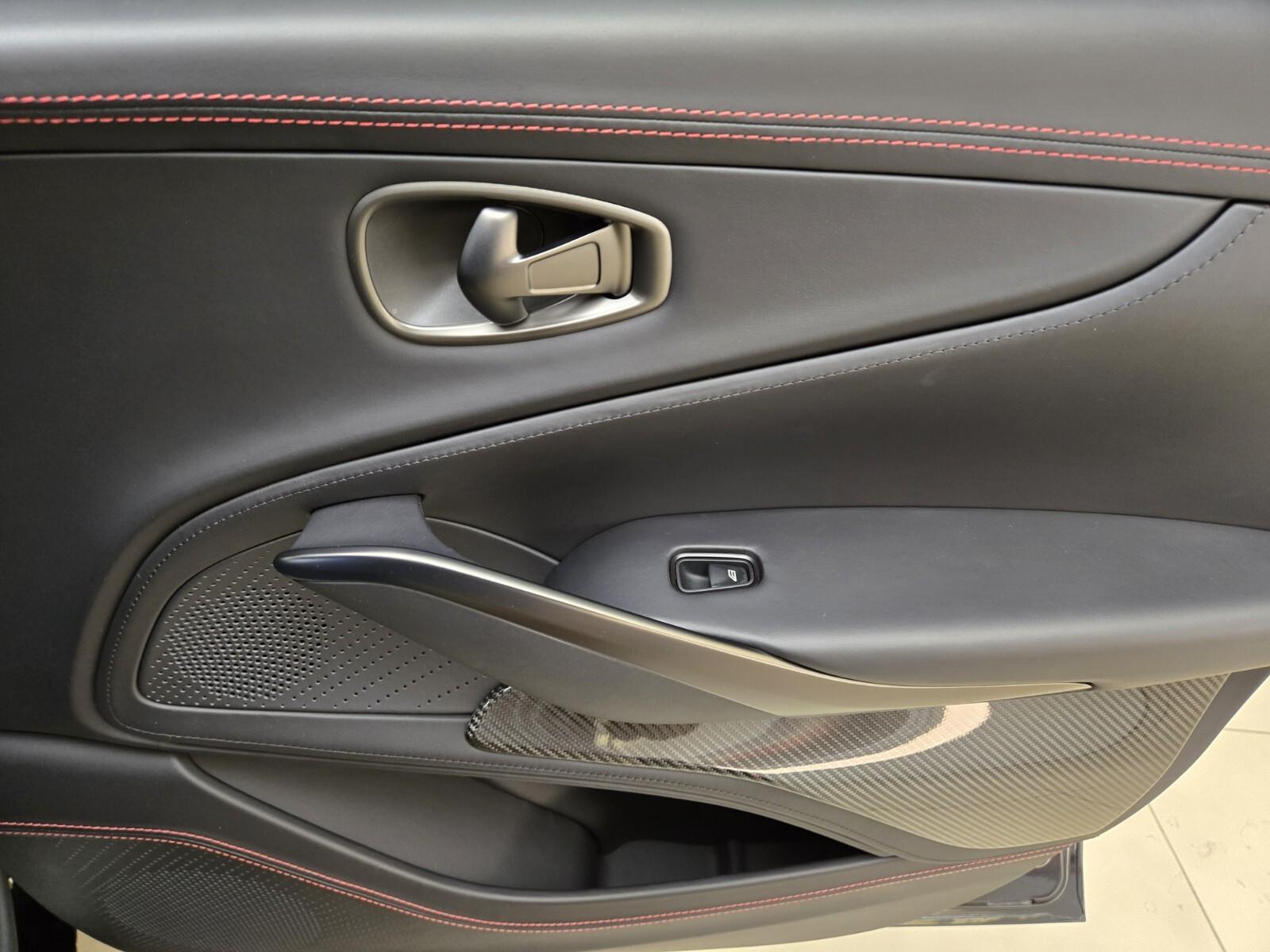 2023 Aston Martin DBX 707 - Photo 28