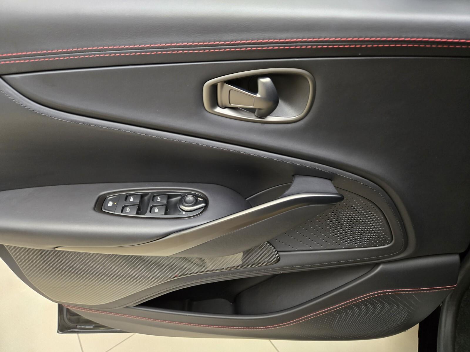 2023 Aston Martin DBX 707 - Photo 31