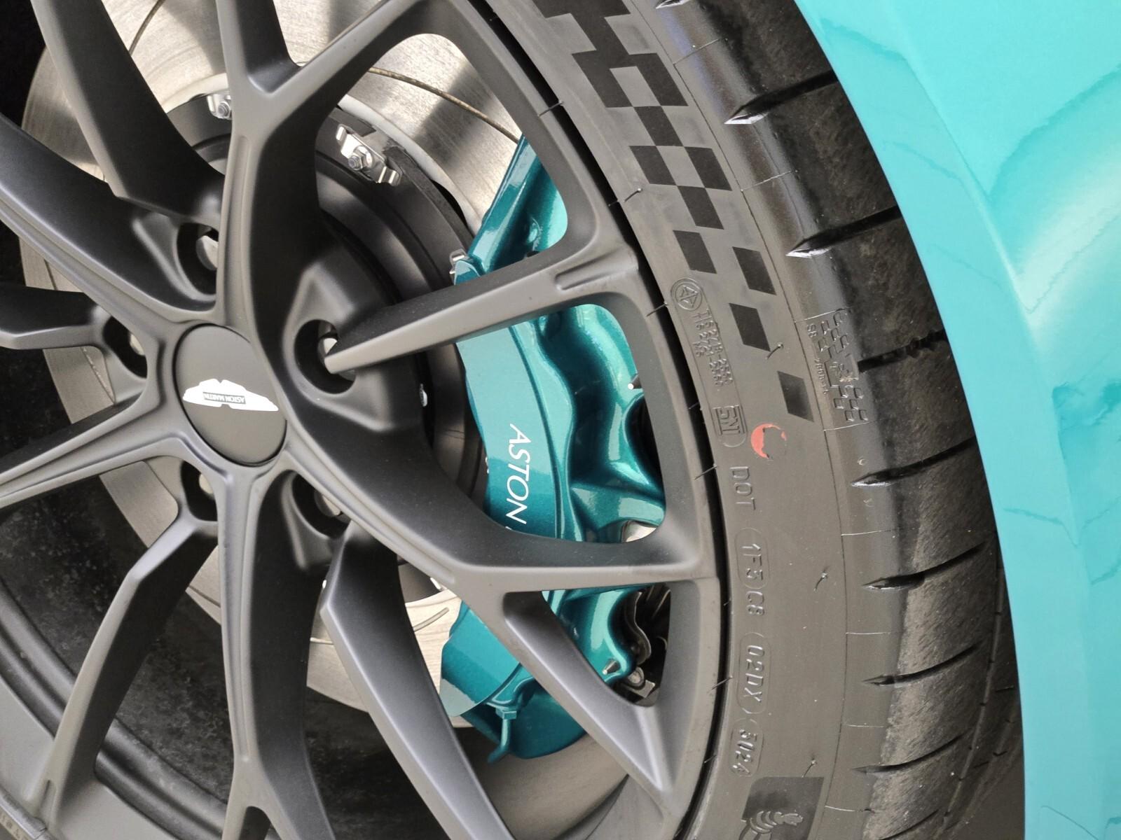 2025 Aston Martin Vantage Base - Photo 13
