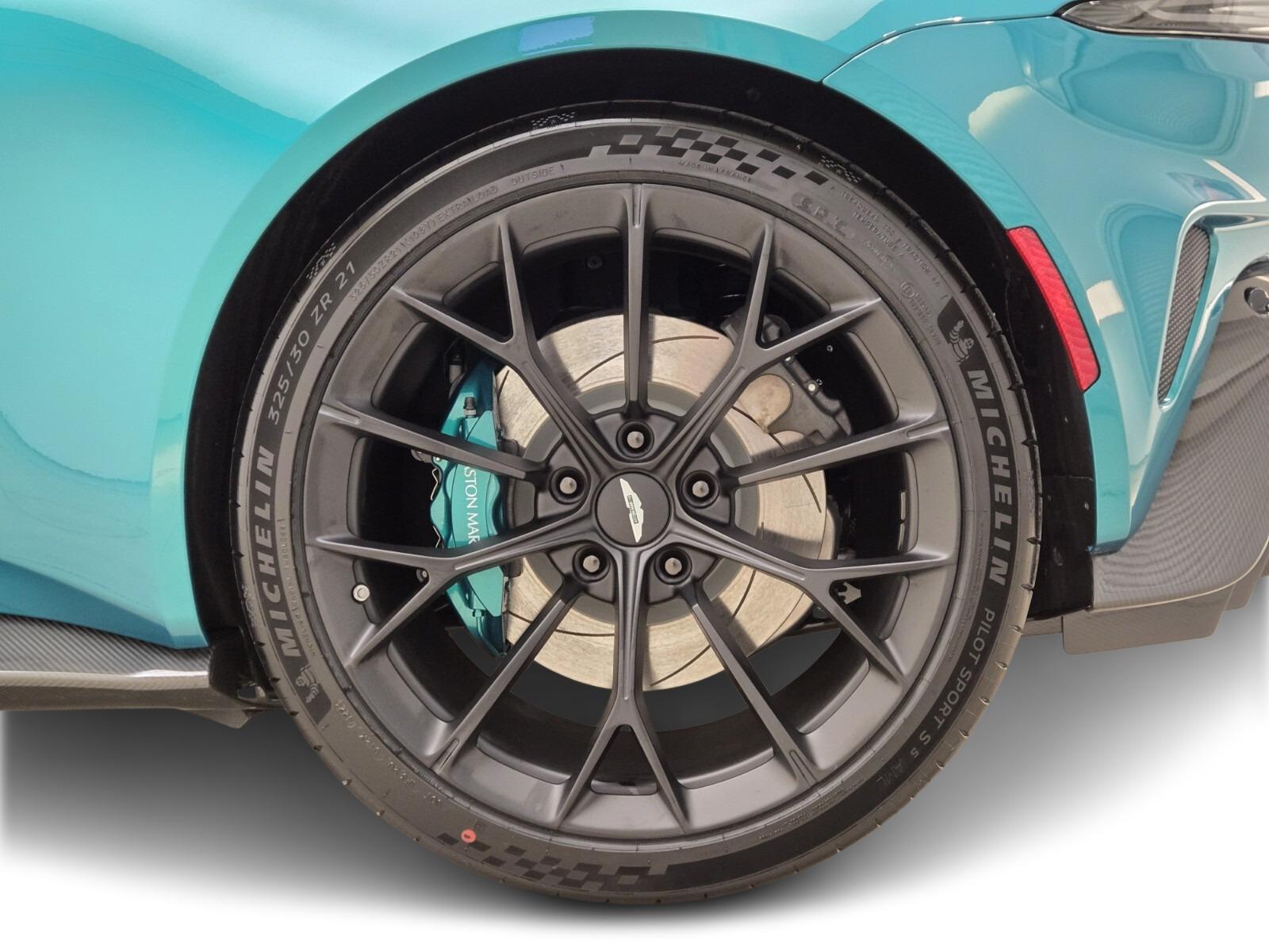 2025 Aston Martin Vantage Base - Photo 14