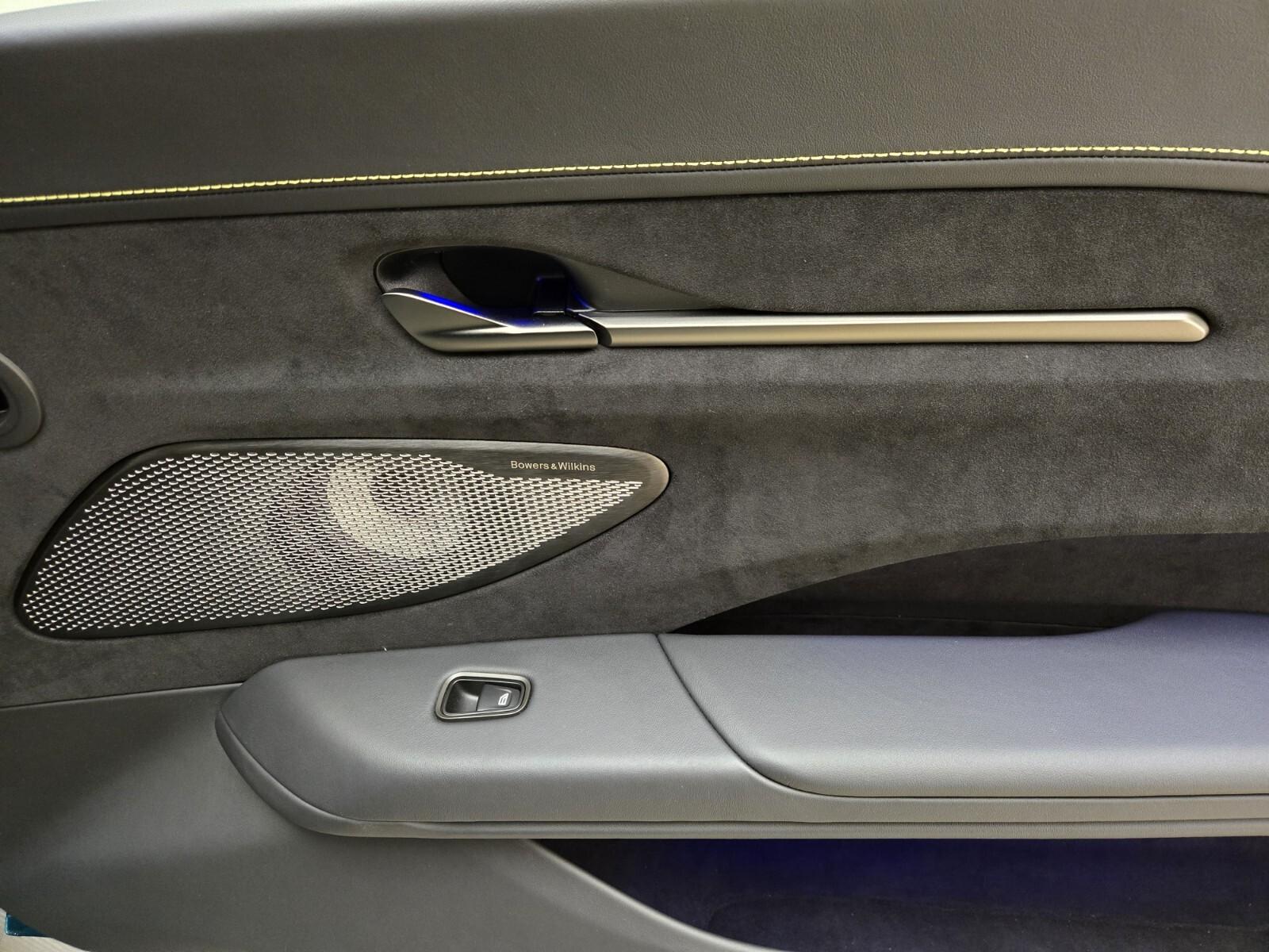 2025 Aston Martin Vantage Base - Photo 22