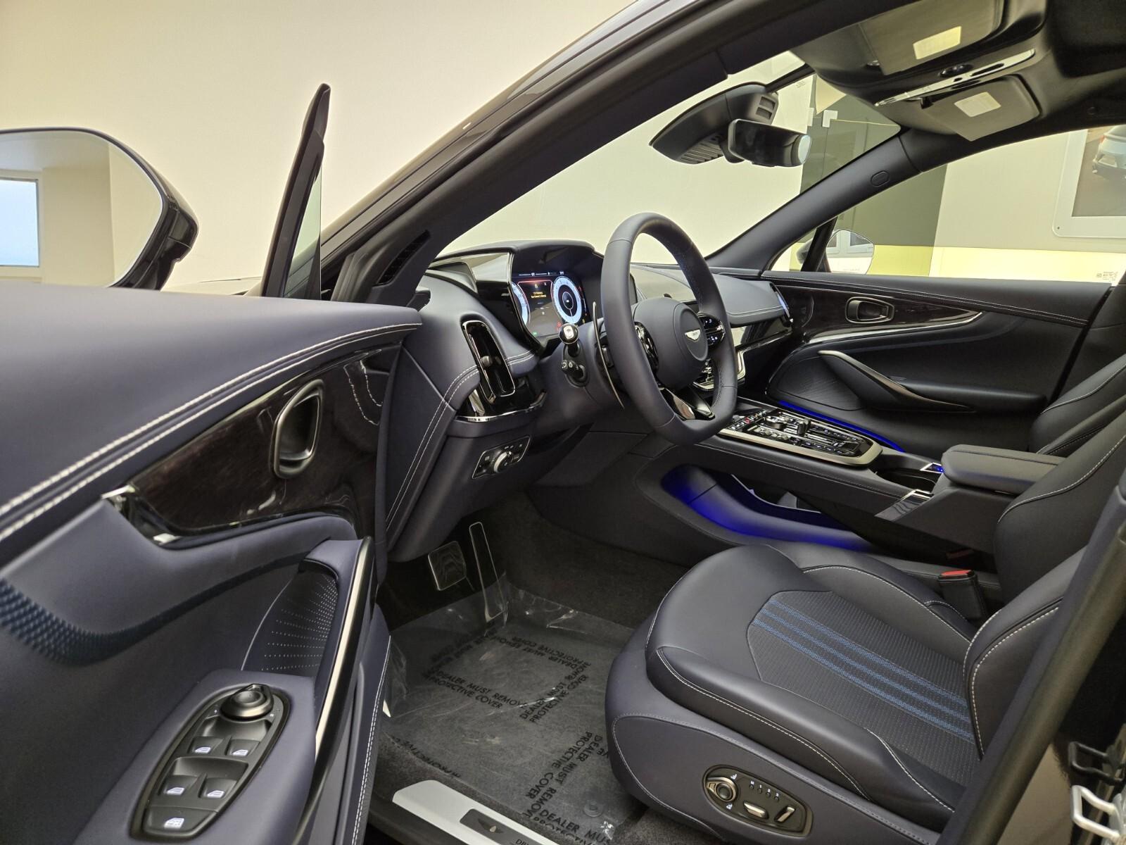 2025 Aston Martin DBX 707 - Photo 16