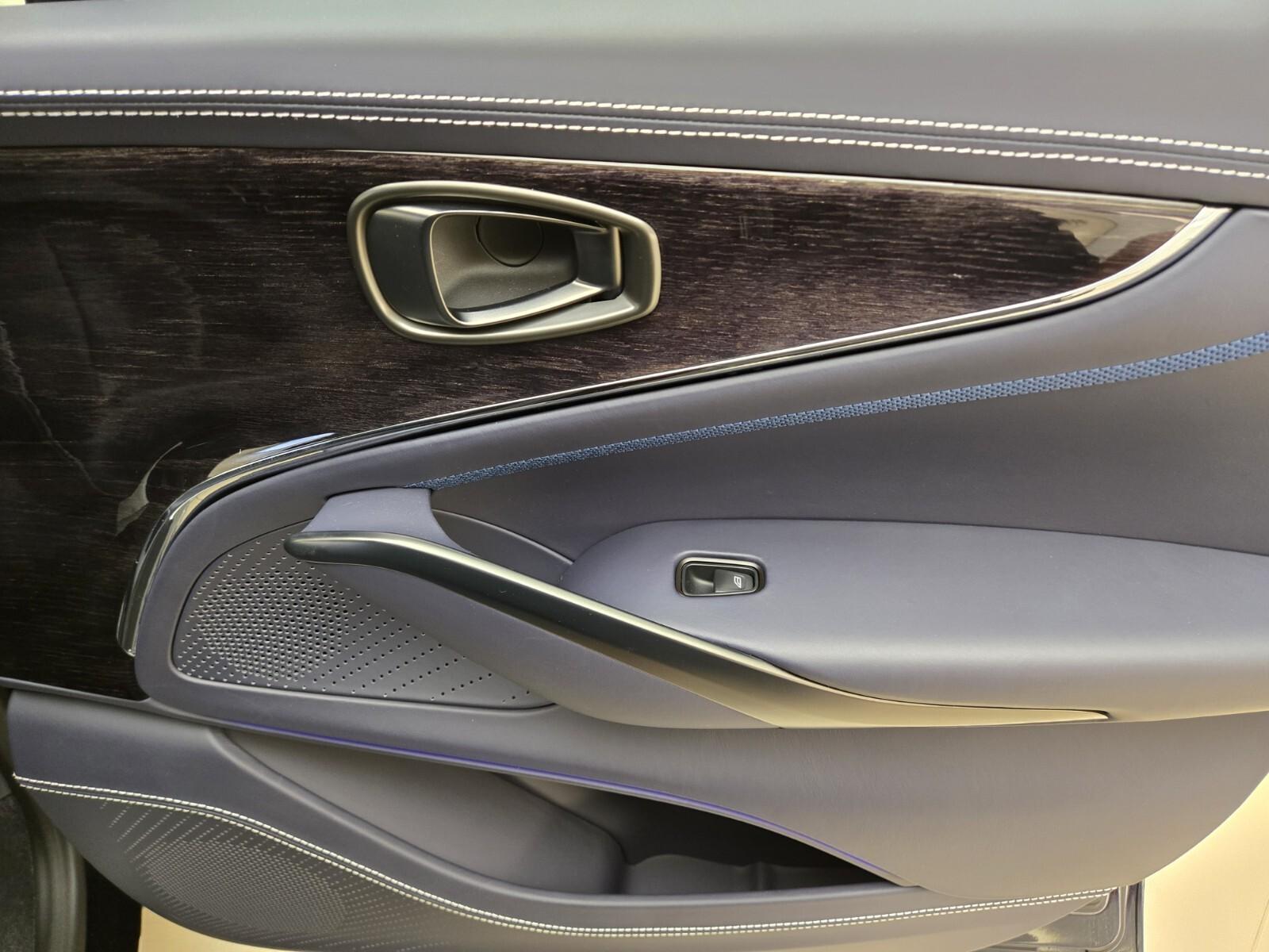 2025 Aston Martin DBX 707 - Photo 28