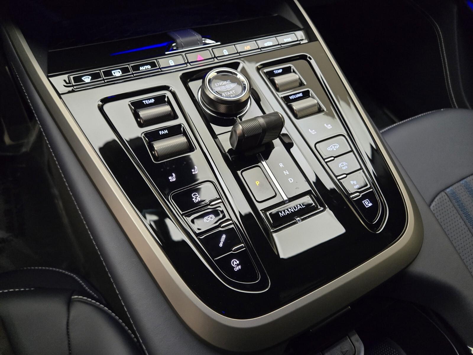 2025 Aston Martin DBX 707 - Photo 39