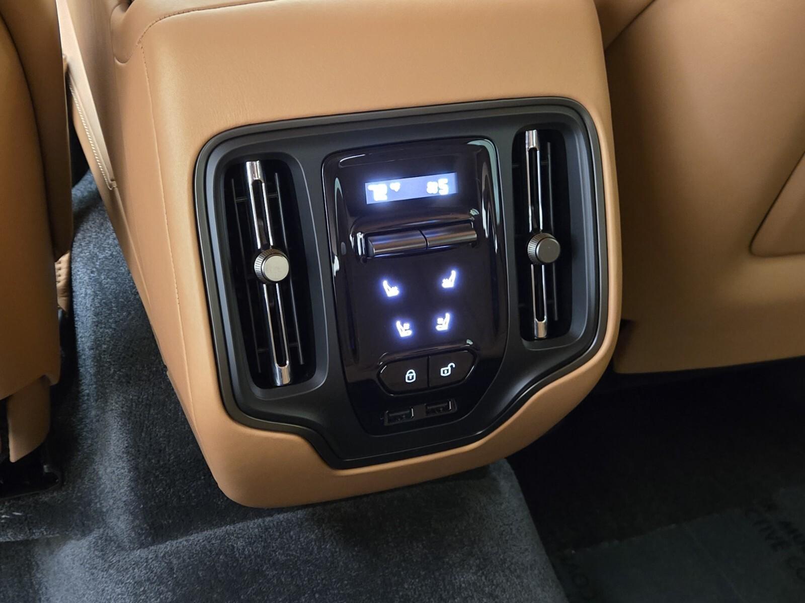 2025 Aston Martin DBX 707 - Photo 21