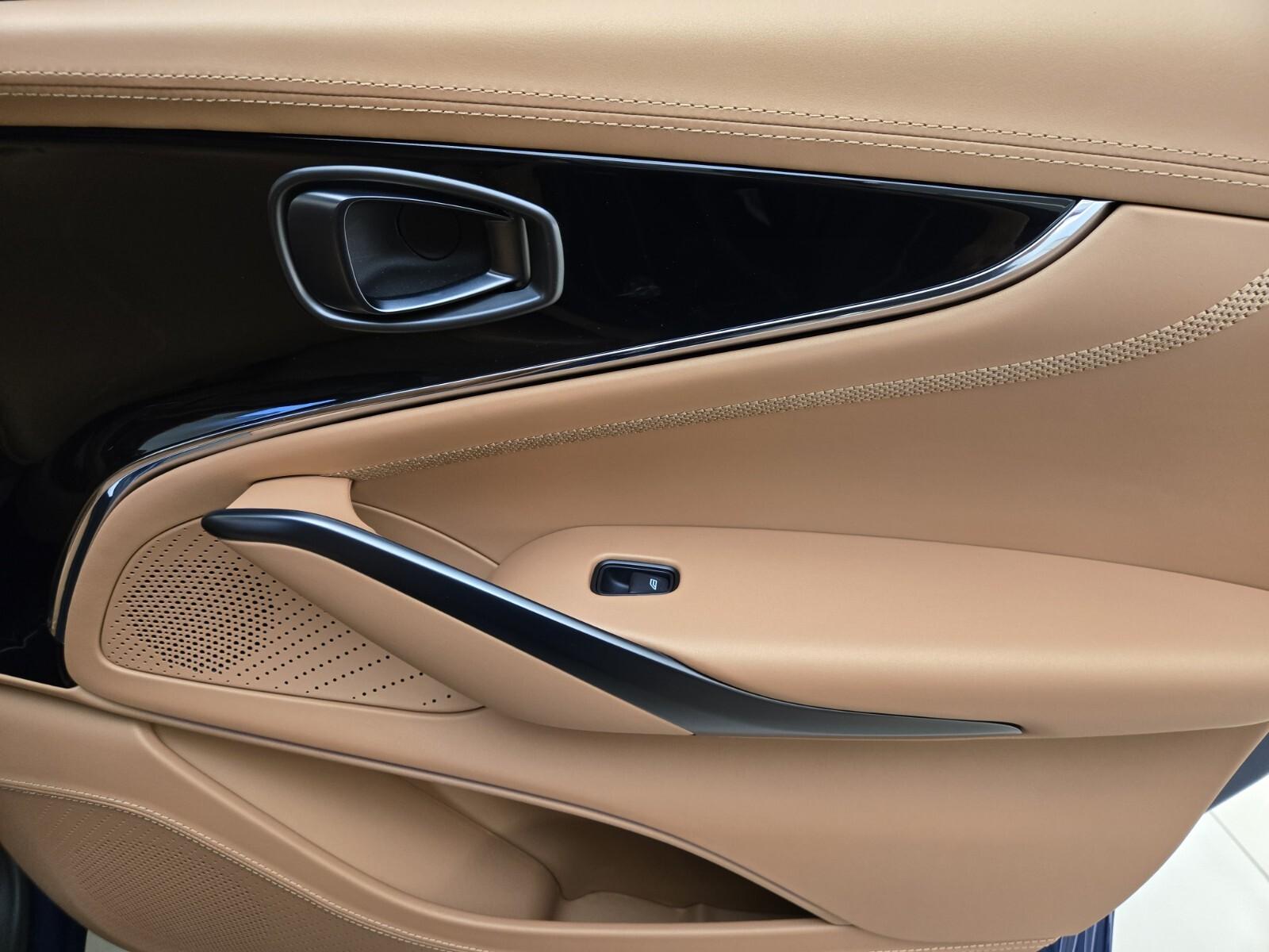 2025 Aston Martin DBX 707 - Photo 27