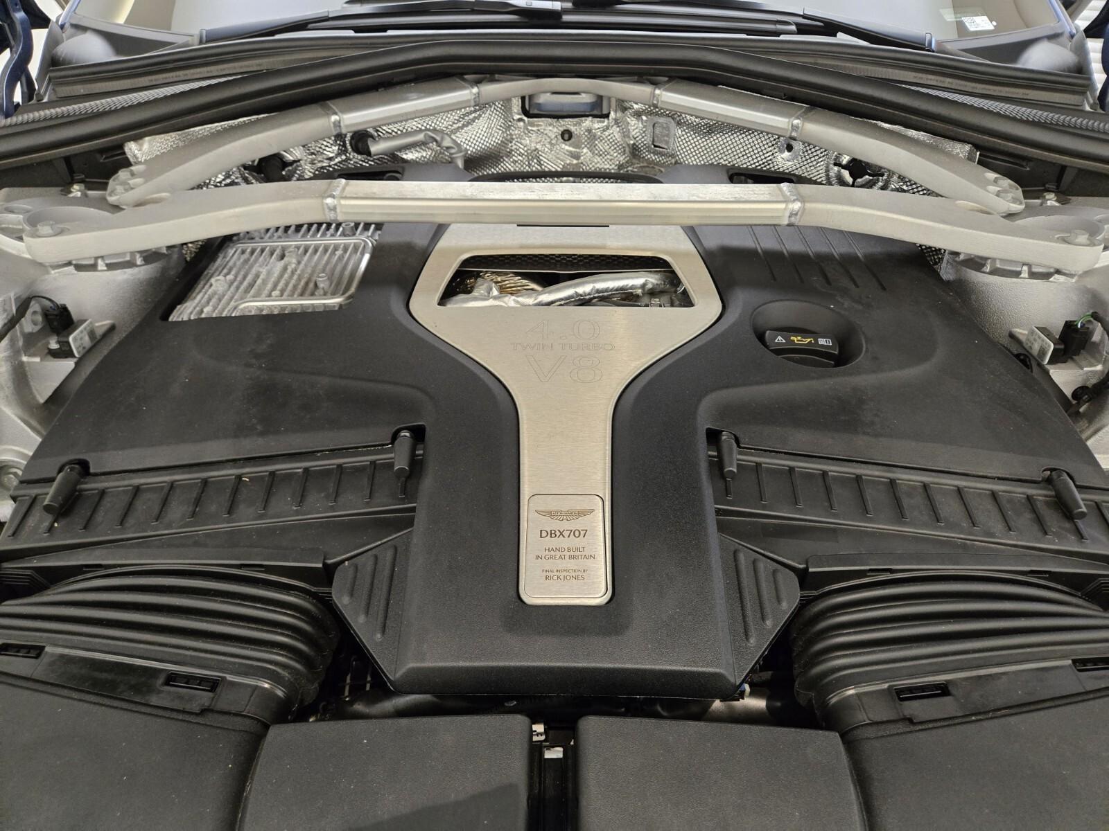 2025 Aston Martin DBX 707 - Photo 28