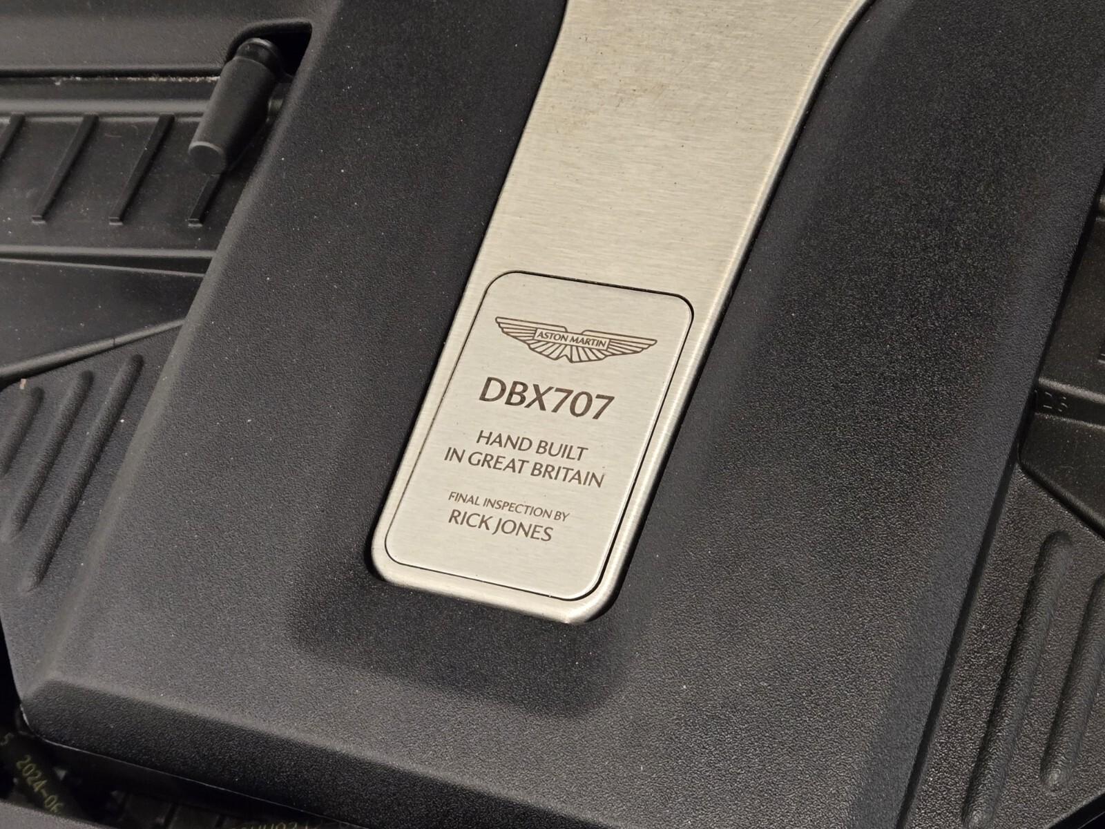 2025 Aston Martin DBX 707 - Photo 29