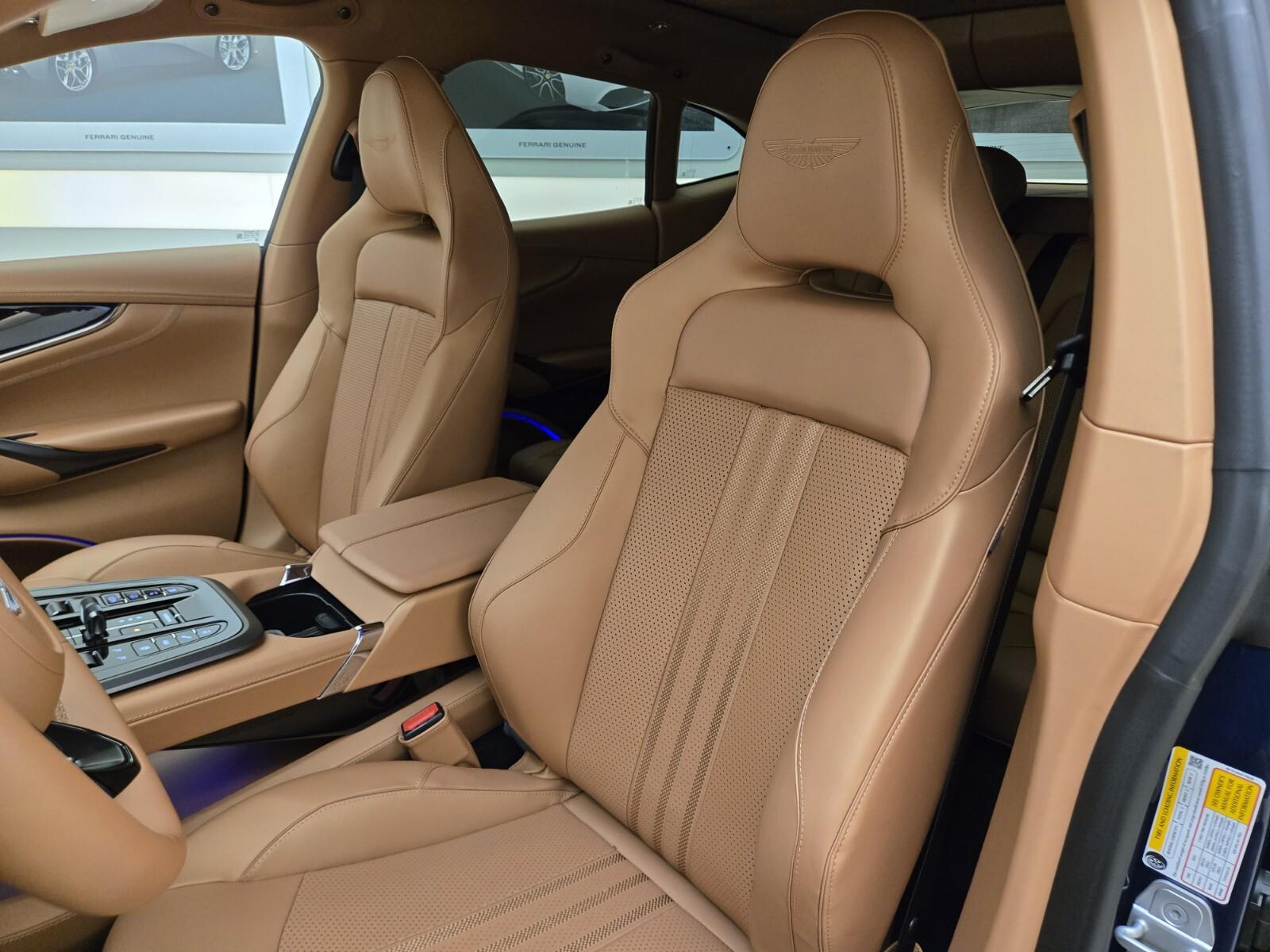2025 Aston Martin DBX 707 - Photo 31