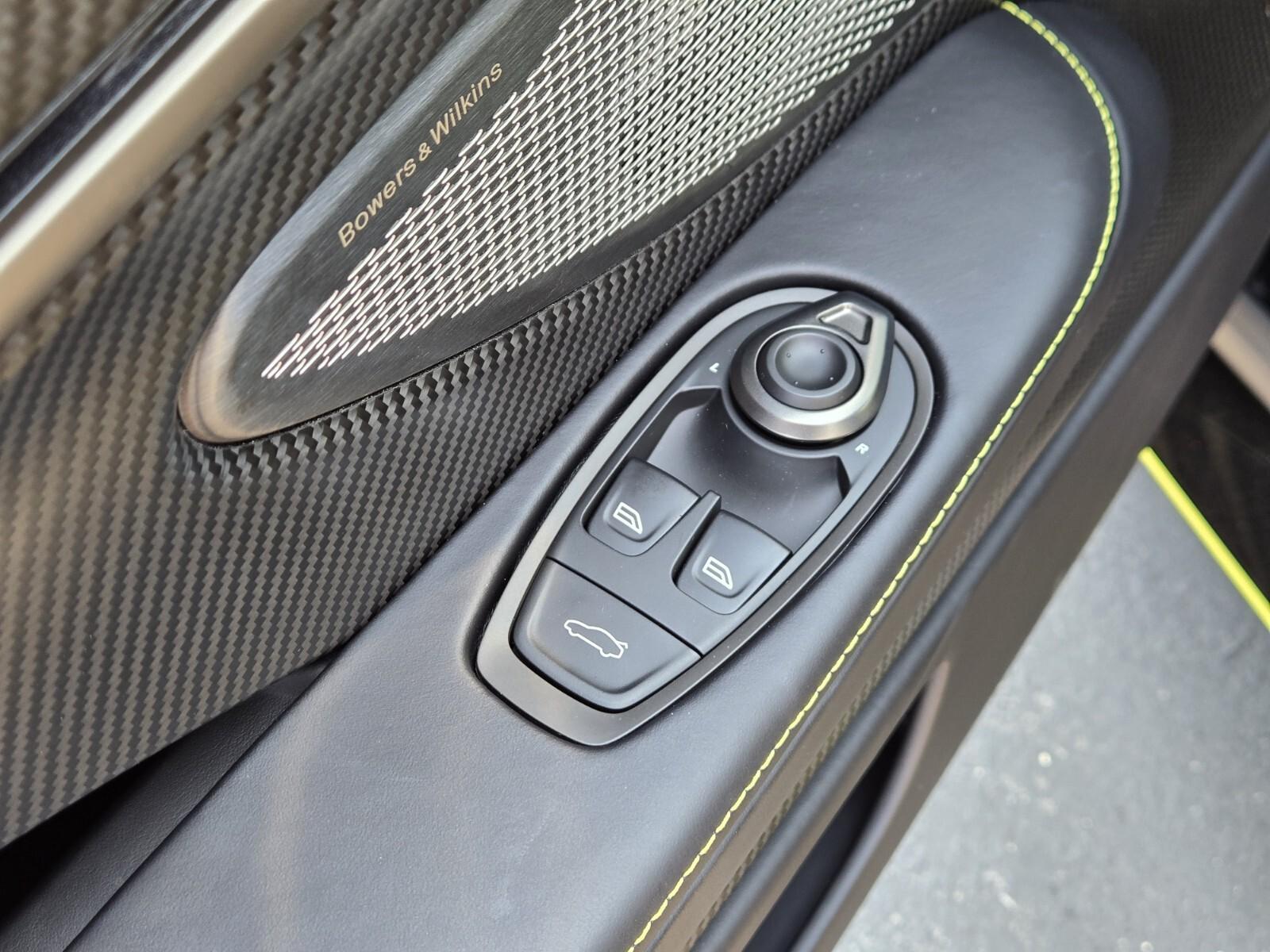 2025 Aston Martin Vanquish Base - Photo 24