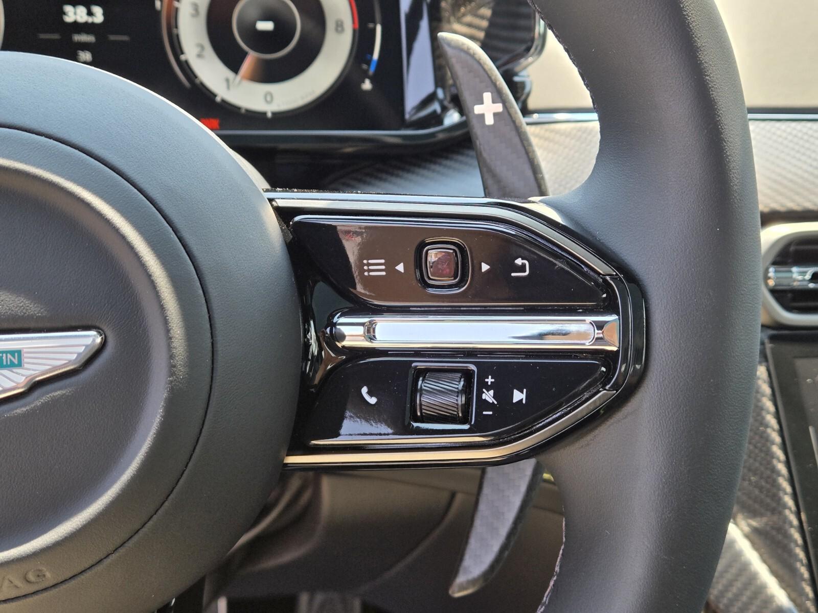 2025 Aston Martin Vanquish Base - Photo 37